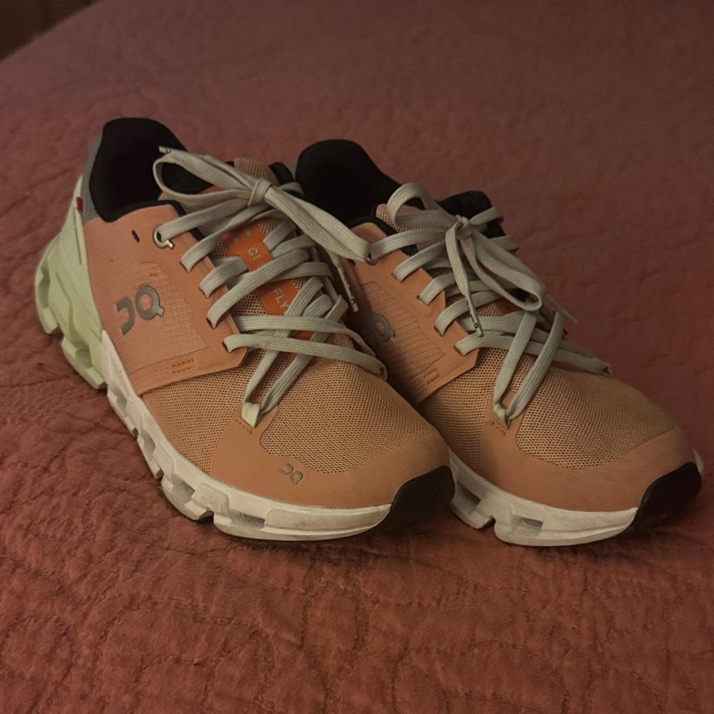 On Cloud Running Women’s Peach and Mint Athletic Running Shoes